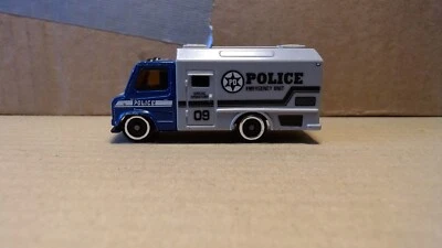 Vehículo policial de plástico #8021 azul "POLICÍA" China Foto 1 de 4
