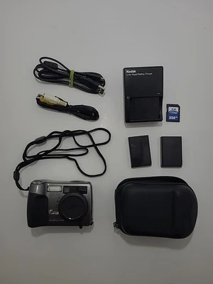 Cámara digital Kodak EasyShare Z760 6,1 MP con accesorios cables y más Foto 1 de 4