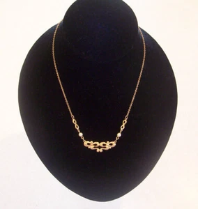 Collar de cadena vintage dorado fino en forma de S Avon dorado con perlas sintéticas - Imagen 1 de 4