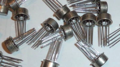 LINEAR  LT1013AMH/883C IC DUAL OP-AMP TO-5, 8-PIN, Operational Amplifier MIL-STD - Image 1 of 4