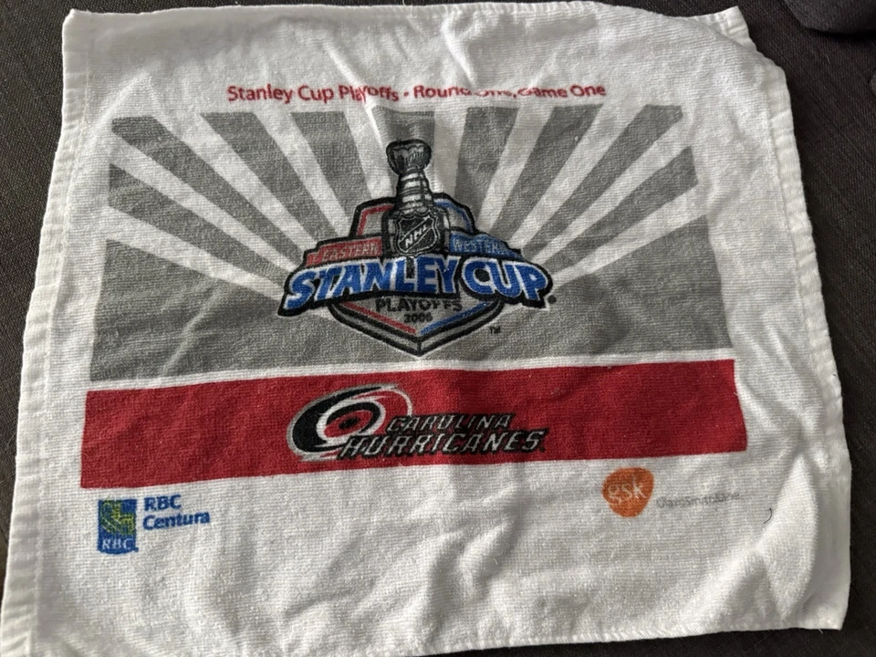 Carolina Hurricanes 2006 Stanley Cup Playoffs Rd. Toalha de rally 1 jogo 2 - Imagem 1 de 1