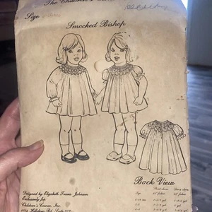 Children's Corner Pattern SMOCKED BISHOP cut Size 6-18 Months Vintage 1979 - Picture 1 of 5