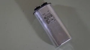 General Electric / GE Dielektrol 23L6083 Capacitor - 1uf / 1µf - 2000VAC - 60Hz - Picture 1 of 4