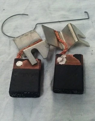 Martillo Bosch Brute 11304 (ESTILO ANTIGUO) *Genuino OEM* Juego de cepillos pieza # 1617014113  Foto 1 de 2