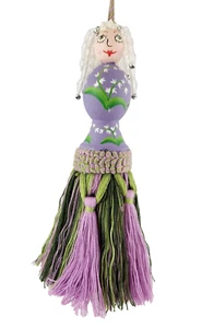 Handgefertigte Puppe Ornament 9" handbemalt hängend Holz Quaste lila signiert - Bild 1 von 11