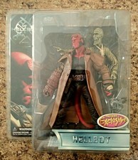 2004 Mezco Toyz Previews Exclusive Hellboy & Ivan the Corpse 7" Action Figure