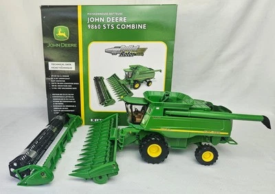 Ertl John Deere 9860 STS Combine 1/32        15798 - Image 1 of 4