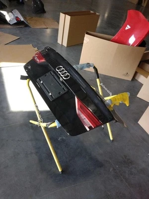 Maletero/portón trasero sin señales de giro dinámicas para AUDI A3 439858 17-20 Foto 1 de 3