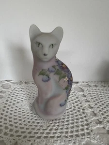 Fenton 95th Anniversary Burmese Sitting Cat Hand Painted  #331/4750 - Picture 1 of 7