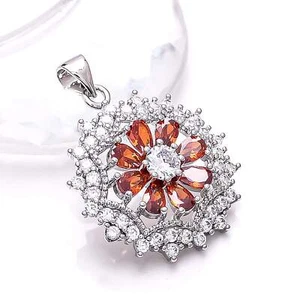 Red Garnet & Cubic Zirconia Gemstone 925 Silver Flower Pendant 1.00" P9810 - Bild 1 von 2