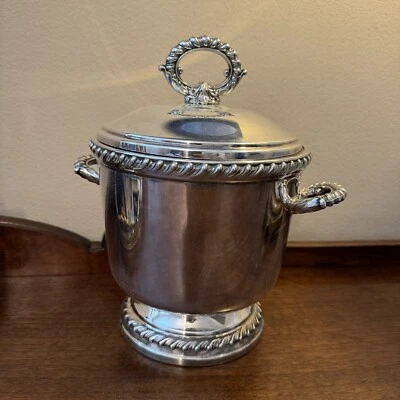 Wallace 2100 Ice Bucket w/ Vaccum Insulated Liner & Lid Silverplated - Image 1 of 4