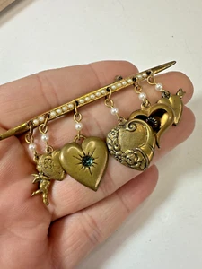 Vintage Brooch Heart Charm Dangle Brass Cupid Whimsical Bar Style Antique - Picture 1 of 7