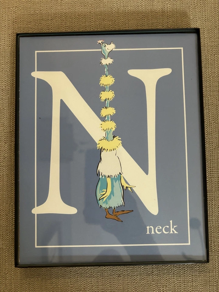 Impresiones del alfabeto Dr. Seuss N es para cuello Foto 1 de 1