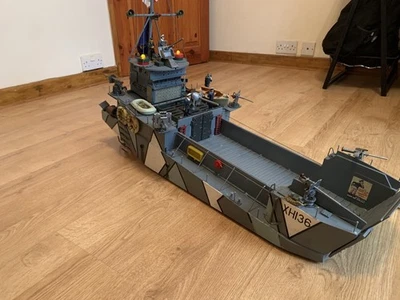 RC Boot Landungsboot Militär ferngesteuertes Modellboot - Bild 1 von 4