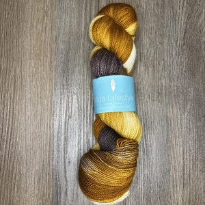Vida Lifestyle Yarn “Coffee Shop” Classic Sock Merino Cashmere Nylon 400 Yards - Picture 1 of 8