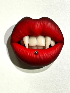 Vampire Red Lovely Lushes Lipstick Fanged Pierced Lips Halloween Pin 2018 - Picture 1 of 5