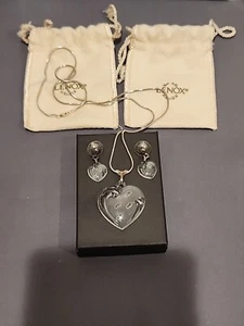 Lenox Glass Footprint Pendant with Silver Necklace And Earrings Set - Picture 1 of 7
