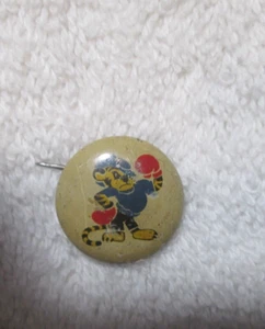 Kellogg's Pep MARINE FIGHTER SQUADRON VMF-224 pinback Button Circa 1945 - Picture 1 of 3