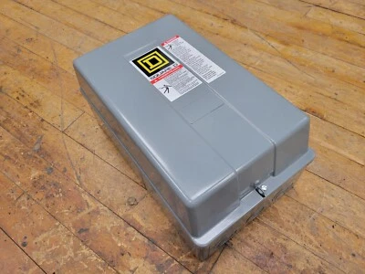 Square D 8903LG20V04 Enclosed Lighting Contactor 30A 2P Size 1 Coil 277V 60Hz - Image 1 of 4