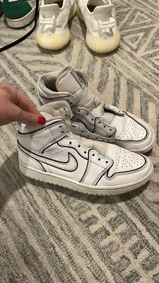 Mujer Jordan 1 Mid Blanco Irredecente Foto 1 de 4