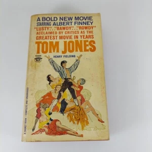 Tom Jones by Henry Fielding 1964 Signet Movie Tie-In Paperback  - Picture 1 of 13