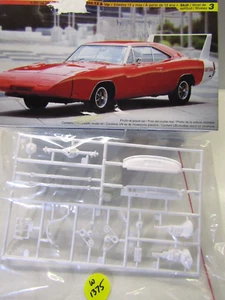 Revell 1:25 Scale '69 Dodge Charger Daytona Sprue 0 0760 Whiteđź‘€Parts Onlyđź‘€ - Picture 1 of 3