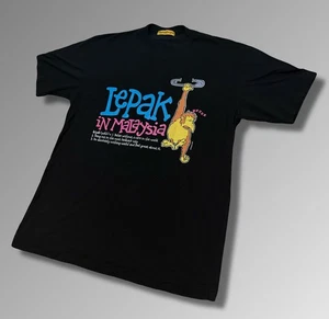 Vintage Lepak in Malaysia - Reggie Lee Designs Travel Graphic T-Shirt - Size XL - Bild 1 von 6
