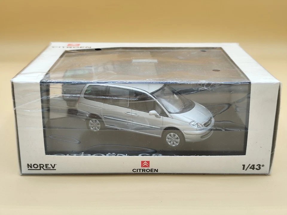 1/43 Citroën C8 Gris 2002 Norev ref: 159201 - Photo 1/2