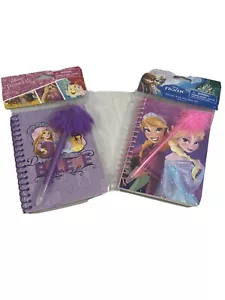 Disney Princess Mini Quaderno E Penna Set Stazionario Bambini Confezione da 2 - Foto 1 di 3