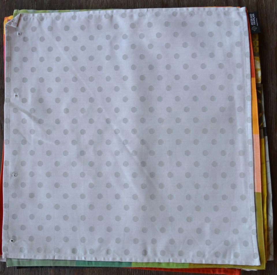 Le Jacquard Francais Esprit Couture Gris Poudre Napkin Sample Polka Dot - Image 1 of 1