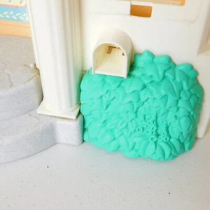 Fisher-Price Loving Family Grand Dollhouse #74618 REPLACEMENT Landscape L wScrew - Picture 1 of 9