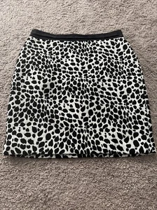 Ann Taylor Petite Black Animal Print Pencil Mini Skirt Size 8 Black Waist Band - Picture 1 of 7