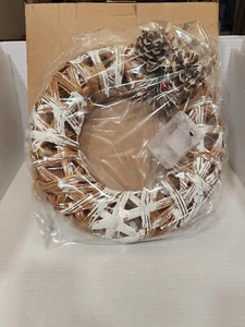 Shinowa Christmas Wreaths for Front Door Battery Operated Christmas Wreath Light - Picture 1 of 3