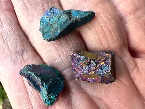 3 x PEACOCK ORE CHALCOPYRITE SMALL ROUGH RAW NUGGETS 15mm - 20mm ID CARD - Picture 1 of 5