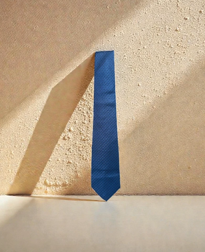 Corbata para hombre Oscar de la Renta azul patrón geométrico Foto 1 de 4