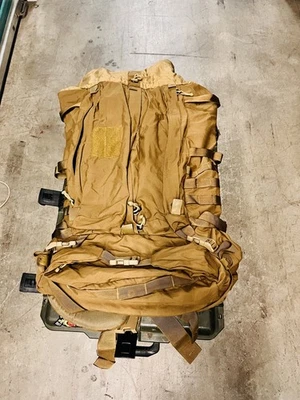 Mochila Coyote Mystery Ranch RECCE Tactiplame Field Pack Foto 1 de 4