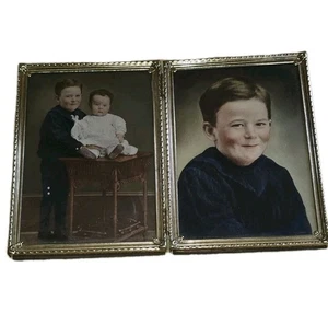 (D2) -- Two 5×7 Photos In Hinged Frame Circa 1922 Mischievous Boy & Baby Brother - Picture 1 of 10