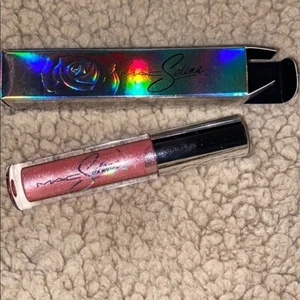 NUEVO CON ETIQUETAS MAC Cosmetics Selena vidrio labial - Bidi Bidi Bom Bom Edición Limitada RARO - Imagen 1 de 4