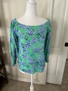 LILLY PULITZER LESSA OFF SHOULDER POPOVER TOP KEEPIN IT REEL CABANA GREEN Small - Picture 1 of 9