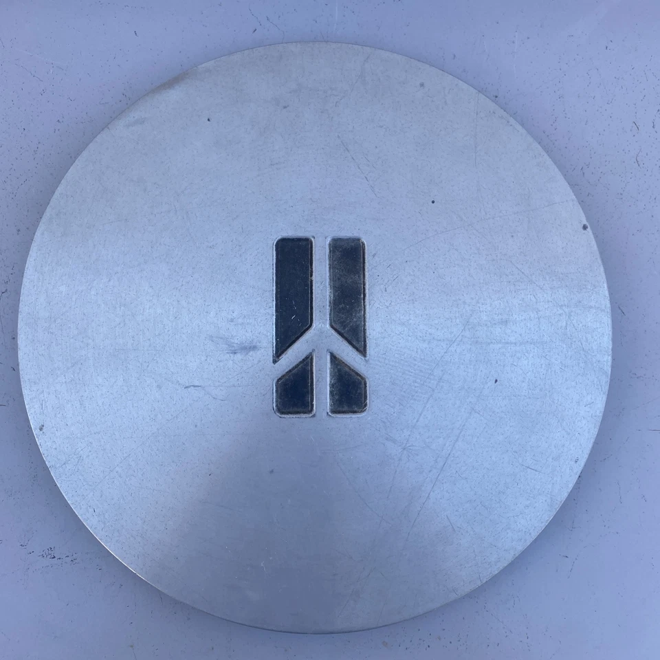 1991-1992 Oldsmobile Custom Cruiser Wheel Center Cap Cover 10091731 Hubcap OEM 1 - Image 1 of 4