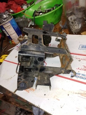 Yamaha XS750S 1979 caja de batería  Foto 1 de 3