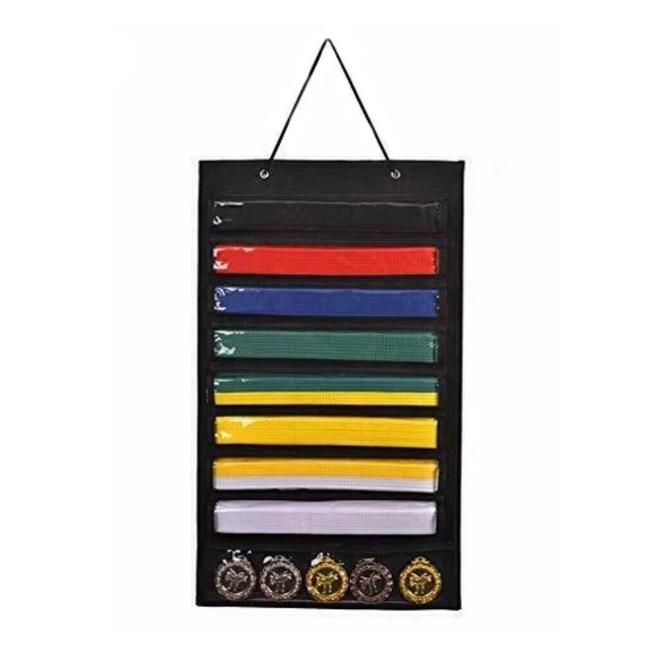 CONCIERTO Artes Marciales Taekwondo Karate Judo Cinturón Soporte Exhibición Colgante (Vendedor de EE. UU.) Foto 1 de 1