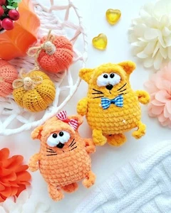 Crochet Cat Keychain | Handmade Amigurumi Bag Charm | Cute Gift Idea - Picture 1 of 3