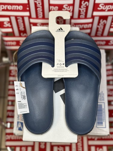 Nuove diapositive Adidas da uomo taglia 11 Adilette Aqua blu scuro e inchiostro Preloved IF0895