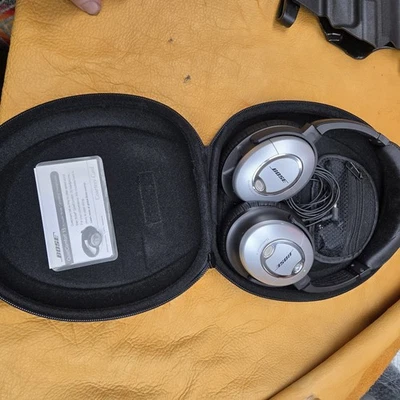 Bose QuietComfort 15 QC15 Wired Noise Canceling Headphones w/ Case USED - Image 1 of 3