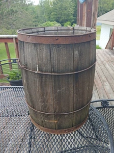 antikes 17" hohes Holzfass oder Nagelfass. stahldraht gebändert - Bild 1 von 10