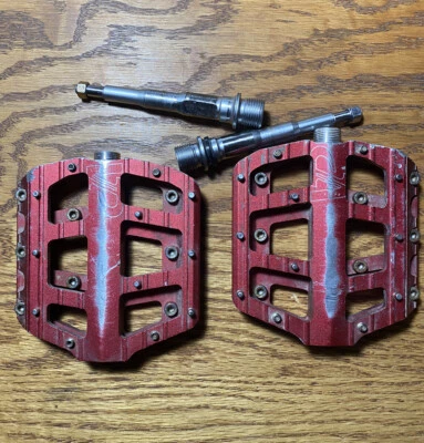 VP Bike Platform Pedals - Red - FOR PARTS ONLY - Image 1 of 4