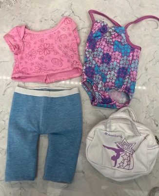 American Girl 2011 Niña del Año Kanani Beach Traje de Baño Gimnasio Bolsa Pantalones y Camisa Foto 1 de 3