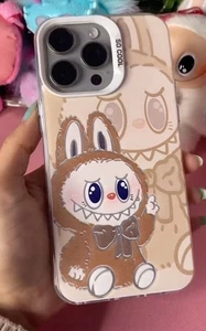 Funda de dibujos animados súper encantadora para Apple iPhone 15 Labubu marrón cremoso - Imagen 1 de 4