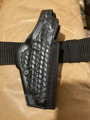 Safariland 200 Basketweave Snap Closure Duty Holster Sig Sauer P220P226 RH&Belt - Image 1 of 4